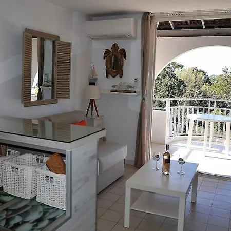 Vue Mer- Beau Studio - Terrasse Abritee - Wi-fi - Climatisation - Parking Gratuit * Le Lavandou