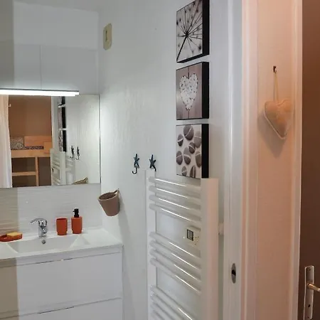 Vue Mer- Beau Studio - Terrasse Abritee - Wi-fi - Climatisation - Parking Gratuit Appartement *