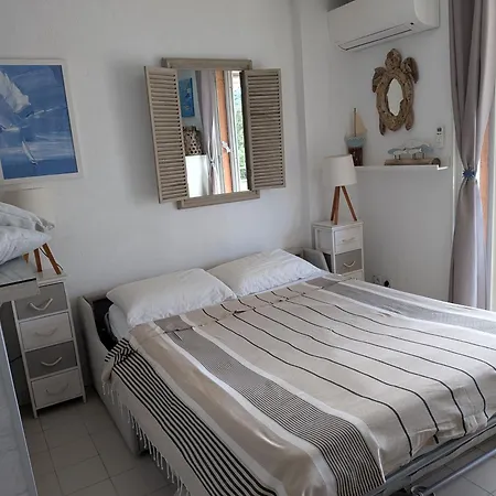 Vue Mer- Beau 2 Personnes-classement 3 étoiles -terrasse Abritee - Wi-fi - Climatisation - Parking Gratuit Appartamento Le Lavandou