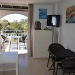 Vue Mer- Beau Studio 2 Personnes-Classement 3 Etoiles -Terrasse Abritee - Wi-Fi - Climatisation - Parking Gratuit Apartment Le Lavandou