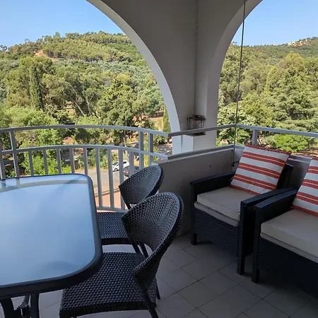 Vue Mer- Beau 2 Personnes-classement 3 Etoiles -terrasse Abritee - Wi-fi - Climatisation - Parking Gratuit * Le Lavandou