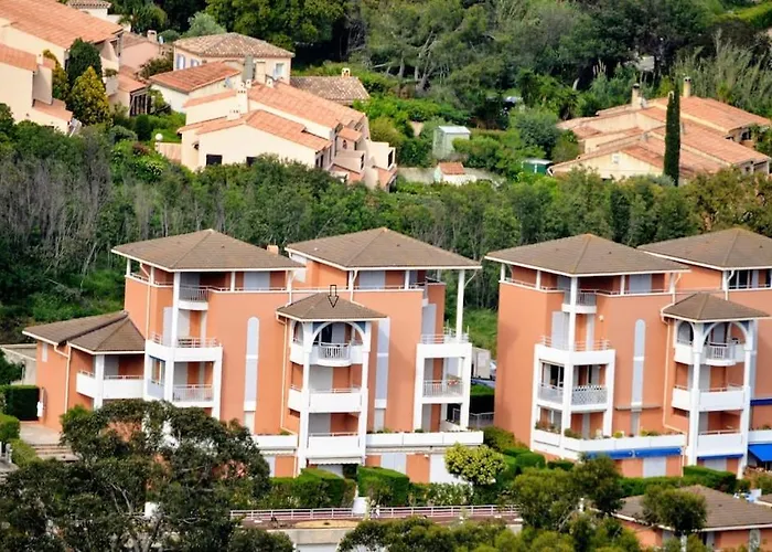 Vue Mer- Beau - Terrasse Abritee - Wi-fi - Climatisation - Parking Gratuit-classe 3 Etoiles Le Lavandou