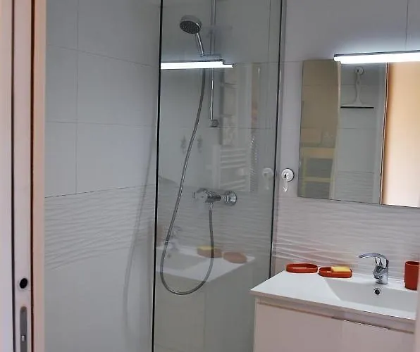 Vue Mer- Beau - Terrasse Abritee - Wi-fi - Climatisation - Parking Gratuit-classe 3 Etoiles Apartmán Le Lavandou