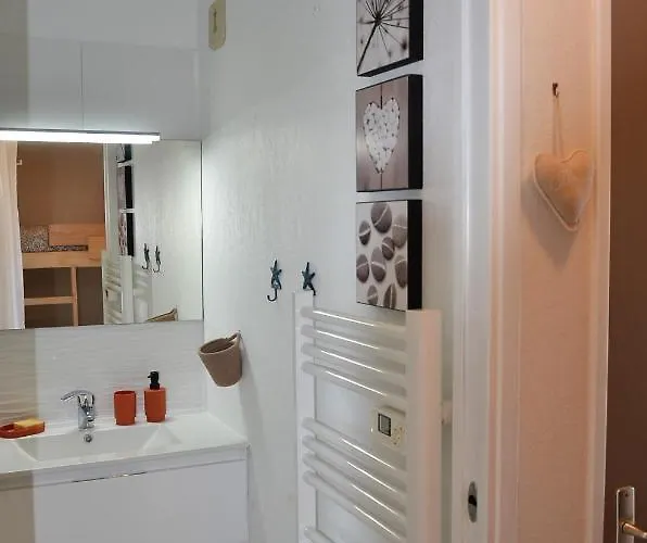 Vue Mer- Beau - Terrasse Abritee - Wi-fi - Climatisation - Parking Gratuit-classe 3 Etoiles Apartmán *